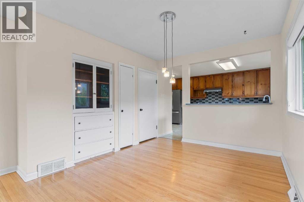 Photo 7 of 1831 18 A Street Sw, Calgary AB