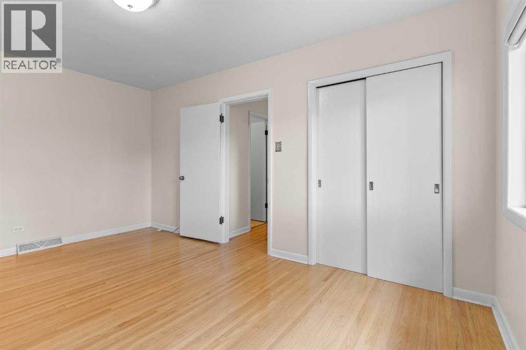 Photo 2 of 1831 18 A Street Sw, Calgary AB