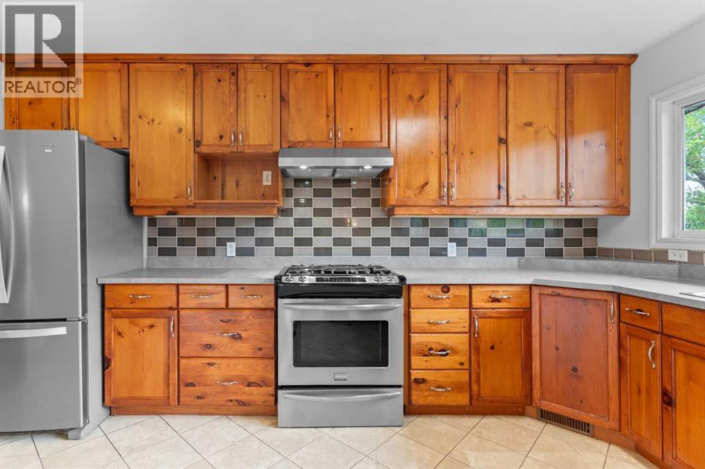 Photo 5 of 1831 18 A Street Sw, Calgary AB