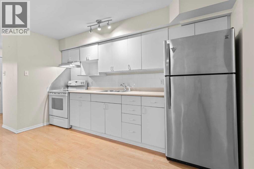 Photo 4 of 1831 18 A Street Sw, Calgary AB