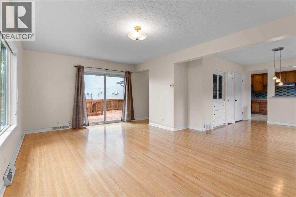 Photo 11 of 1831 18 A Street Sw, Calgary AB
