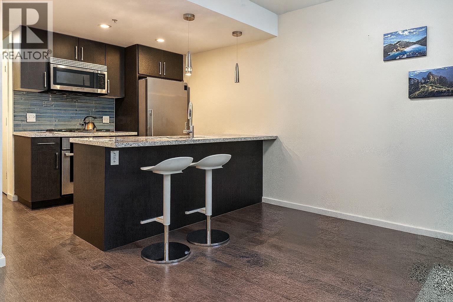 Photo 2 of 604 89 W 2nd Avenue, Vancouver BC