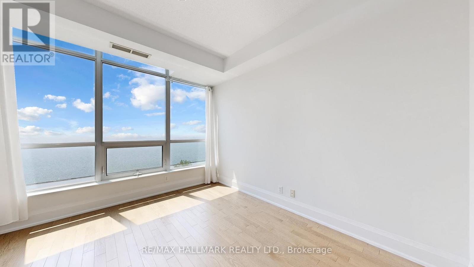 Photo 16 of 1607 1910 Lake Shore Boulevard W, Toronto ON