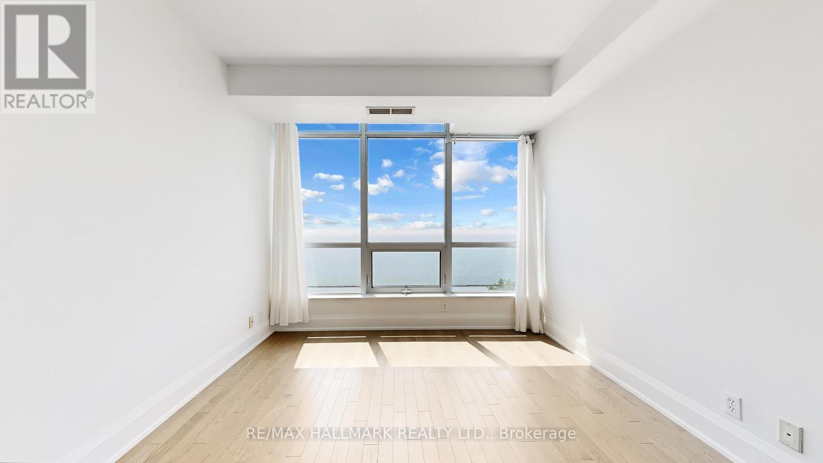 Photo 6 of 1607 1910 Lake Shore Boulevard W, Toronto ON