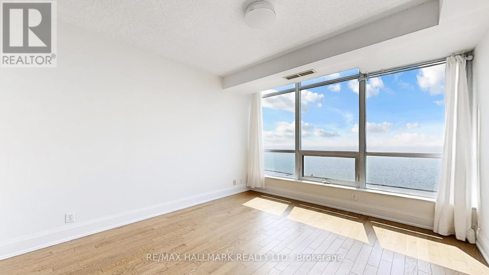 Photo 10 of 1607 1910 Lake Shore Boulevard W, Toronto ON