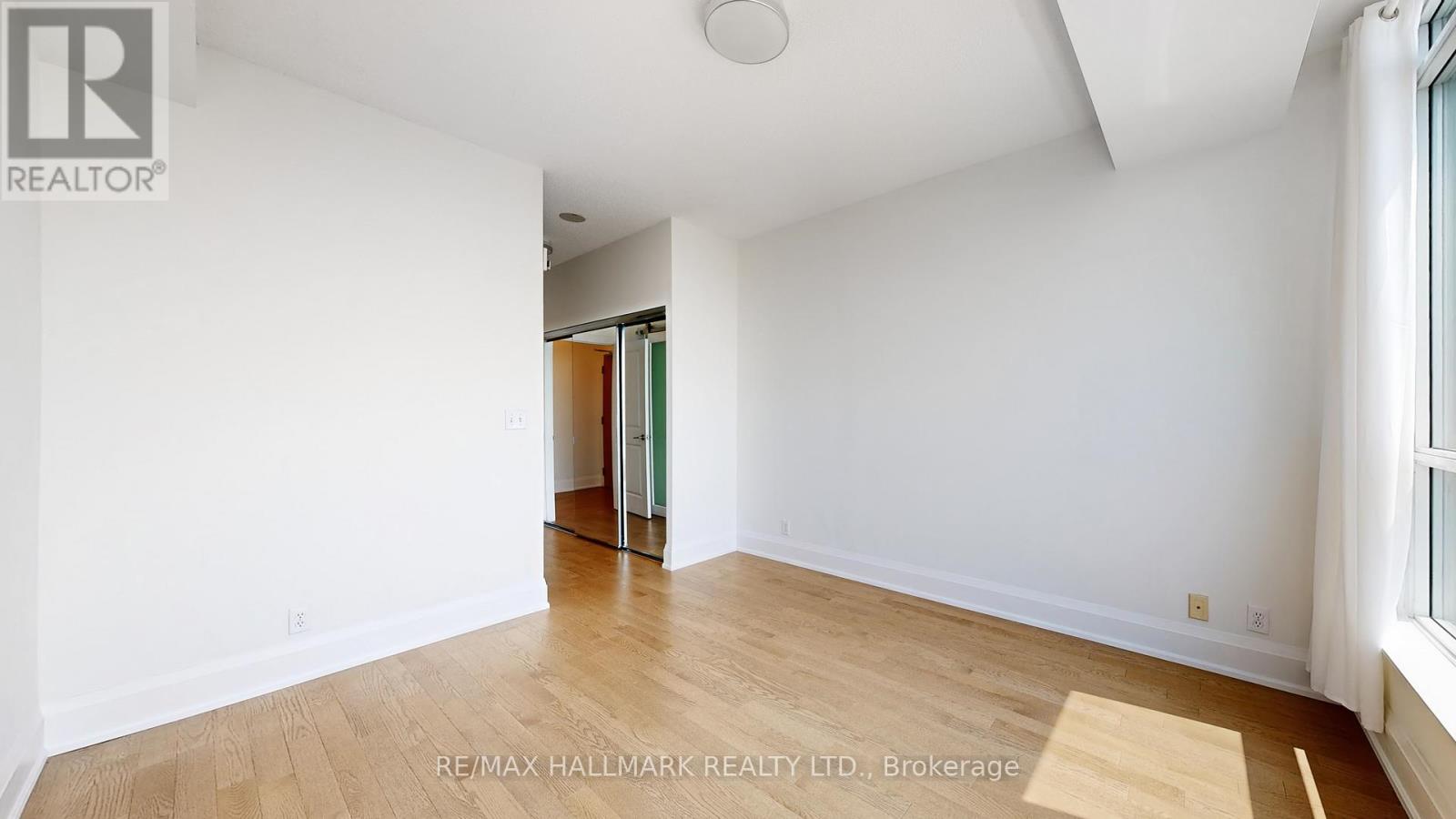 Photo 14 of 1607 1910 Lake Shore Boulevard W, Toronto ON