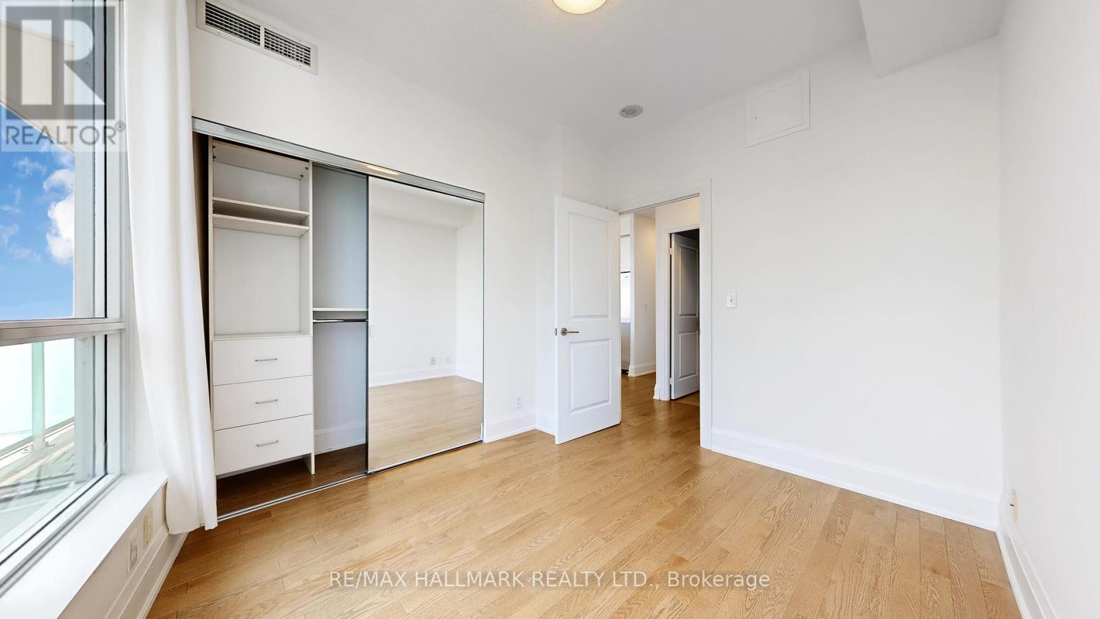 Photo 1 of 1607 1910 Lake Shore Boulevard W, Toronto ON