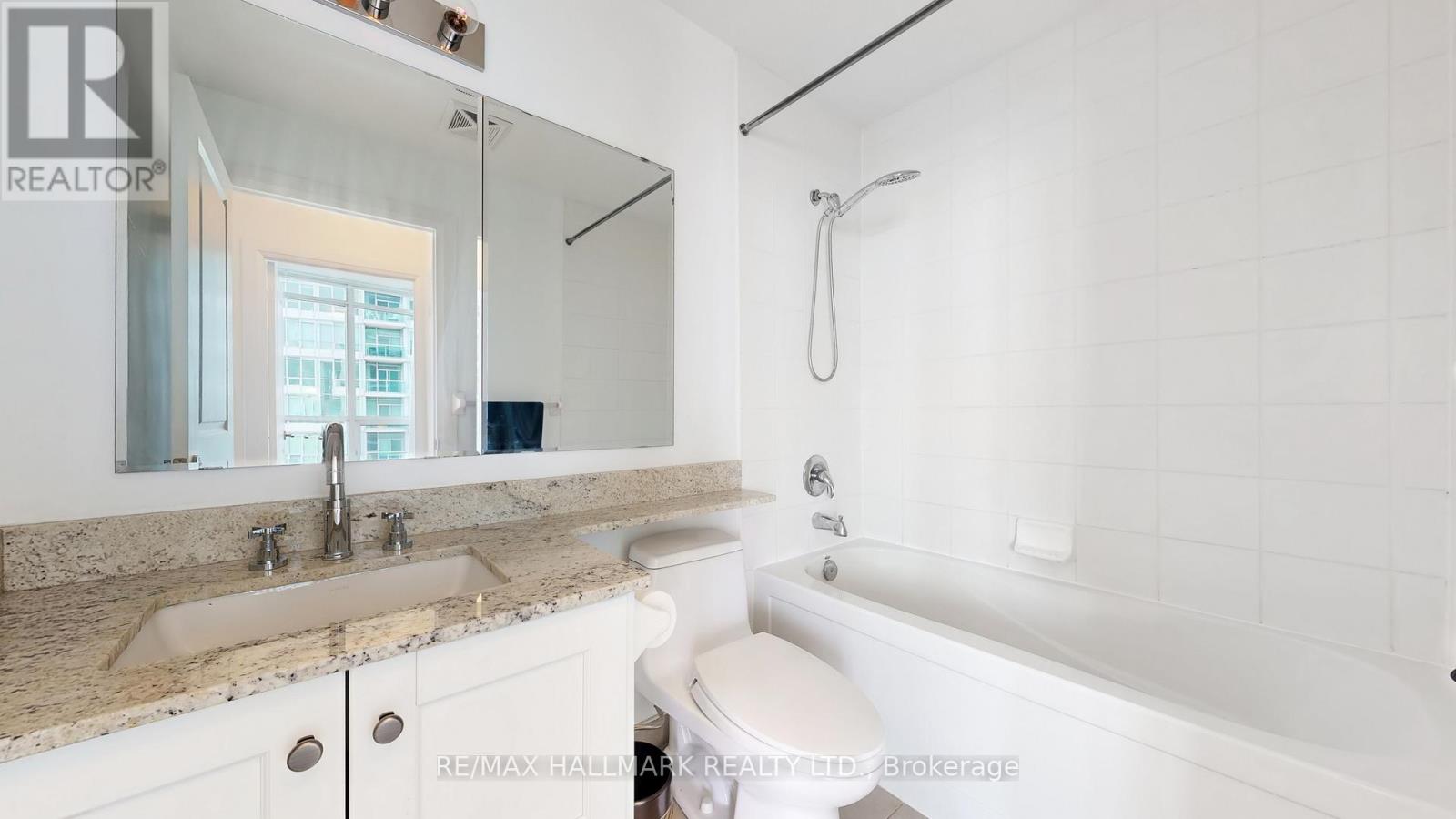 Photo 8 of 1607 1910 Lake Shore Boulevard W, Toronto ON