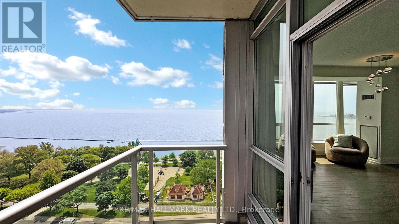 Photo 2 of 1607 1910 Lake Shore Boulevard W, Toronto ON