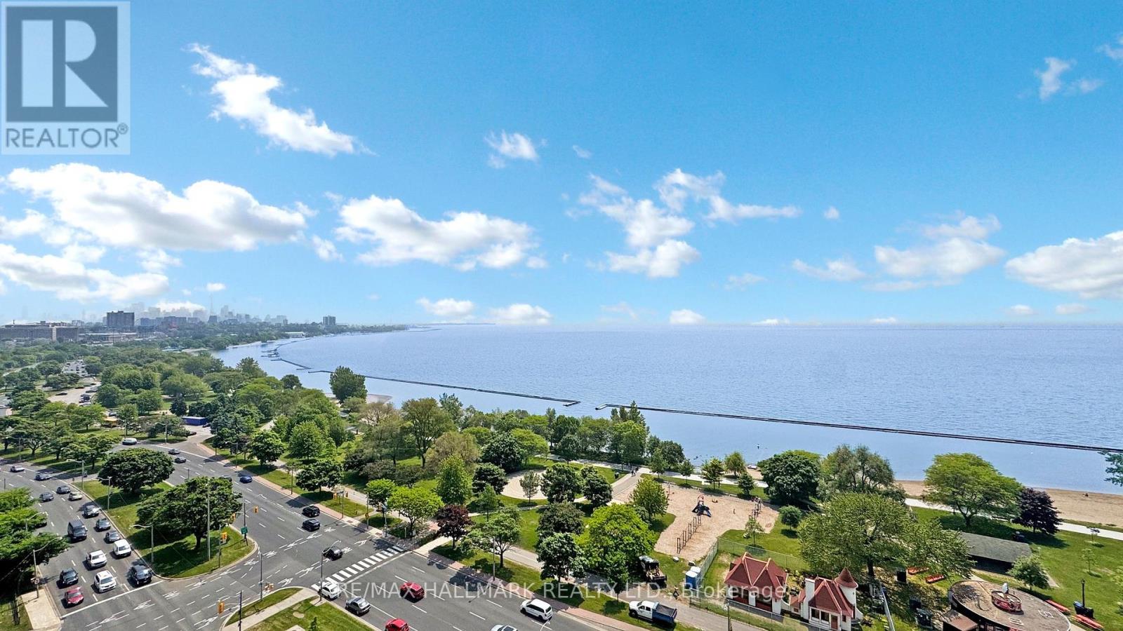 Photo 4 of 1607 1910 Lake Shore Boulevard W, Toronto ON