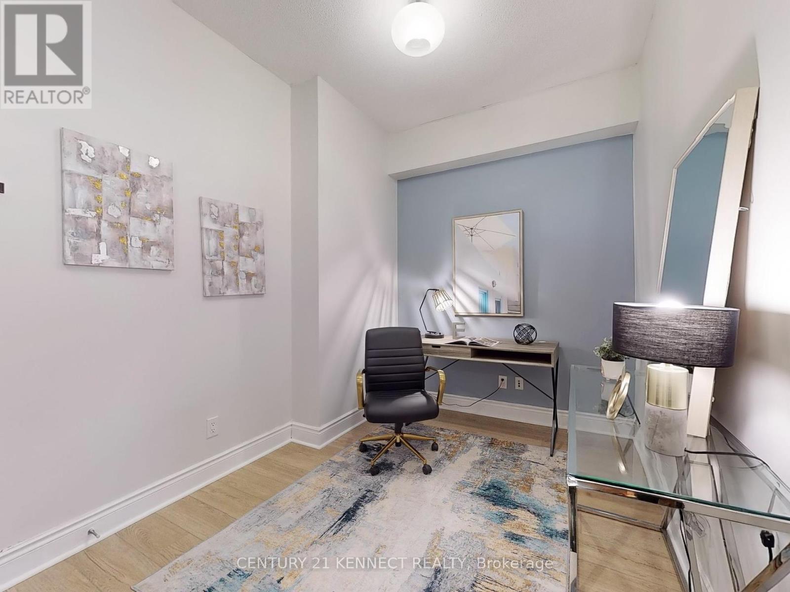 Photo 15 of 316 25 Earlington Avenue E, Toronto ON