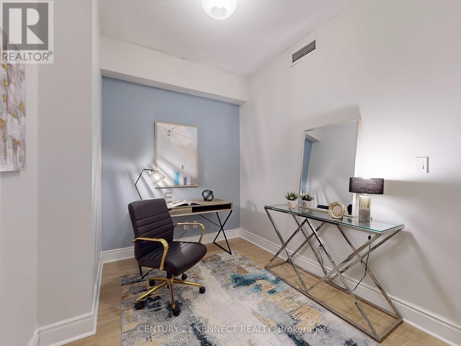 Photo 16 of 316 25 Earlington Avenue E, Toronto ON