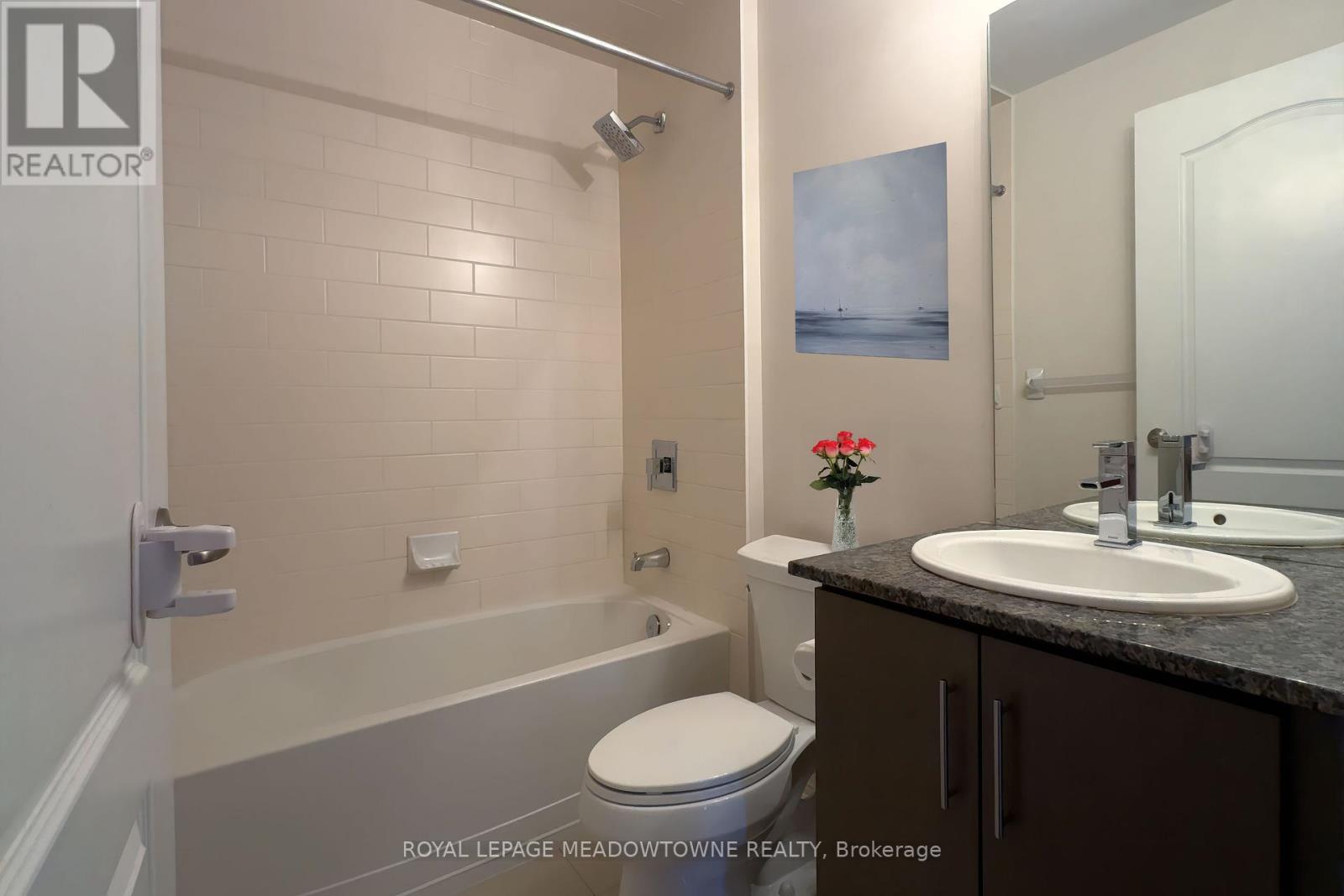 Photo 6 of 306 1421 Costigan Road, Milton ON