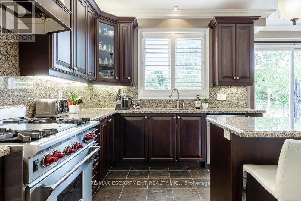 Photo 11 of 4212 Kane Crescent, Burlington ON