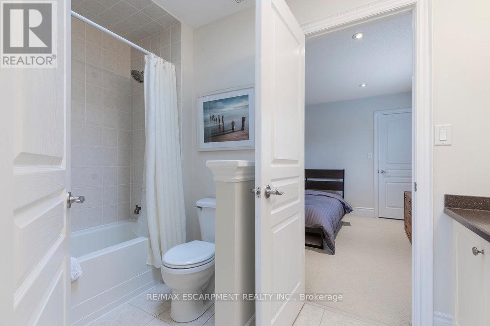 Photo 30 of 4212 Kane Crescent, Burlington ON