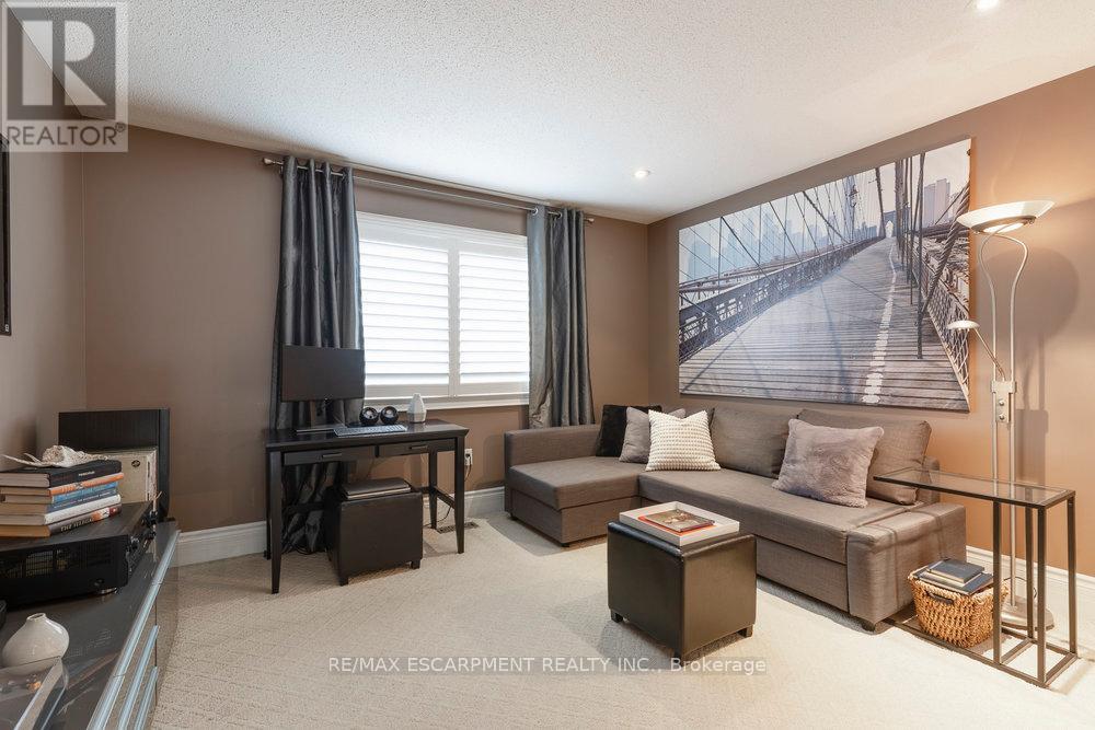 Photo 32 of 4212 Kane Crescent, Burlington ON