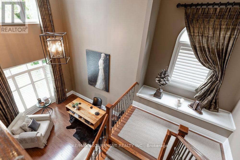 Photo 5 of 4212 Kane Crescent, Burlington ON