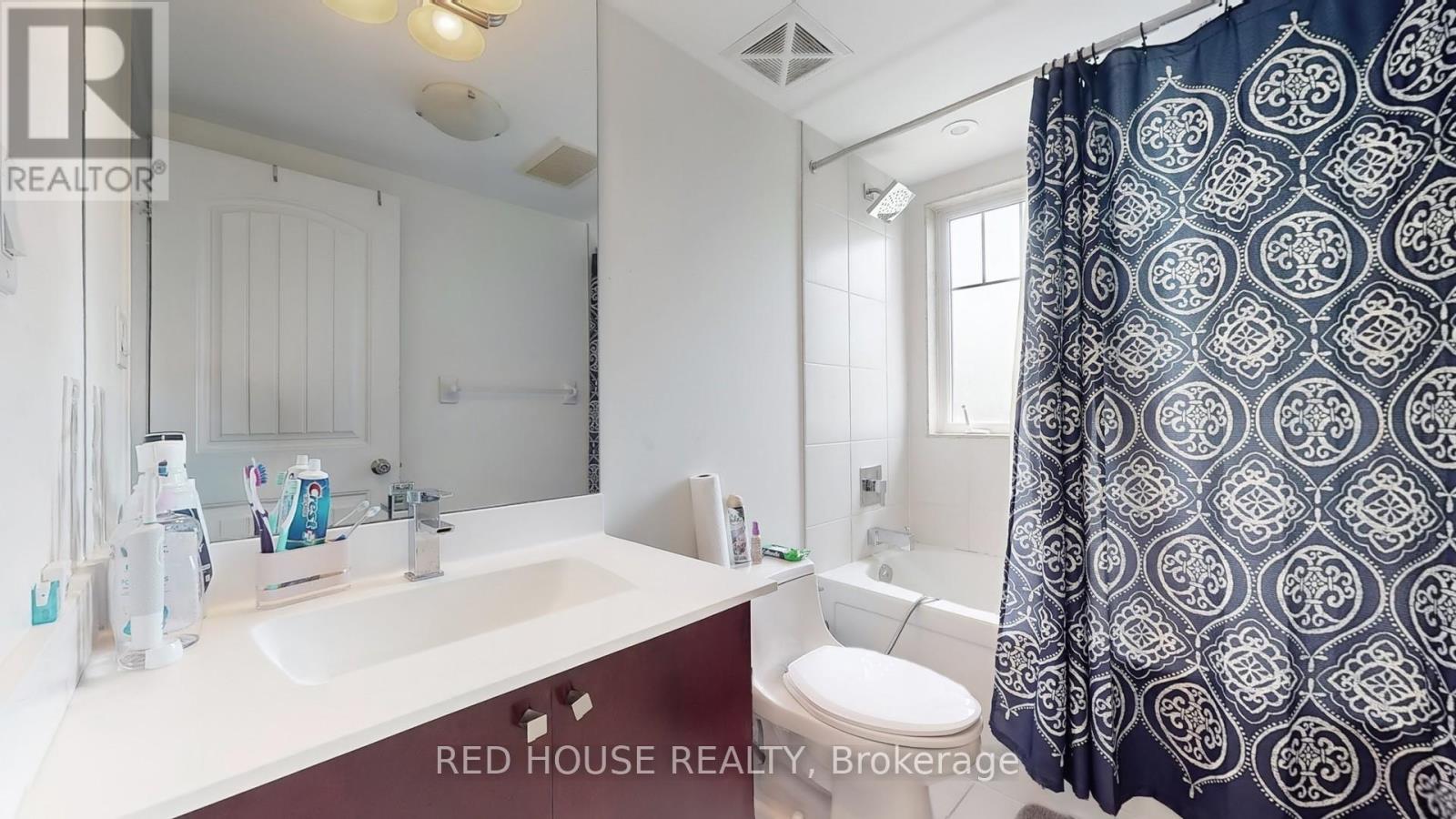 Photo 5 of 2 5585 Oscar Peterson Boulevard, Mississauga ON