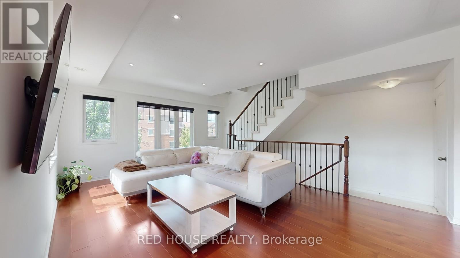 Photo 8 of 2 5585 Oscar Peterson Boulevard, Mississauga ON
