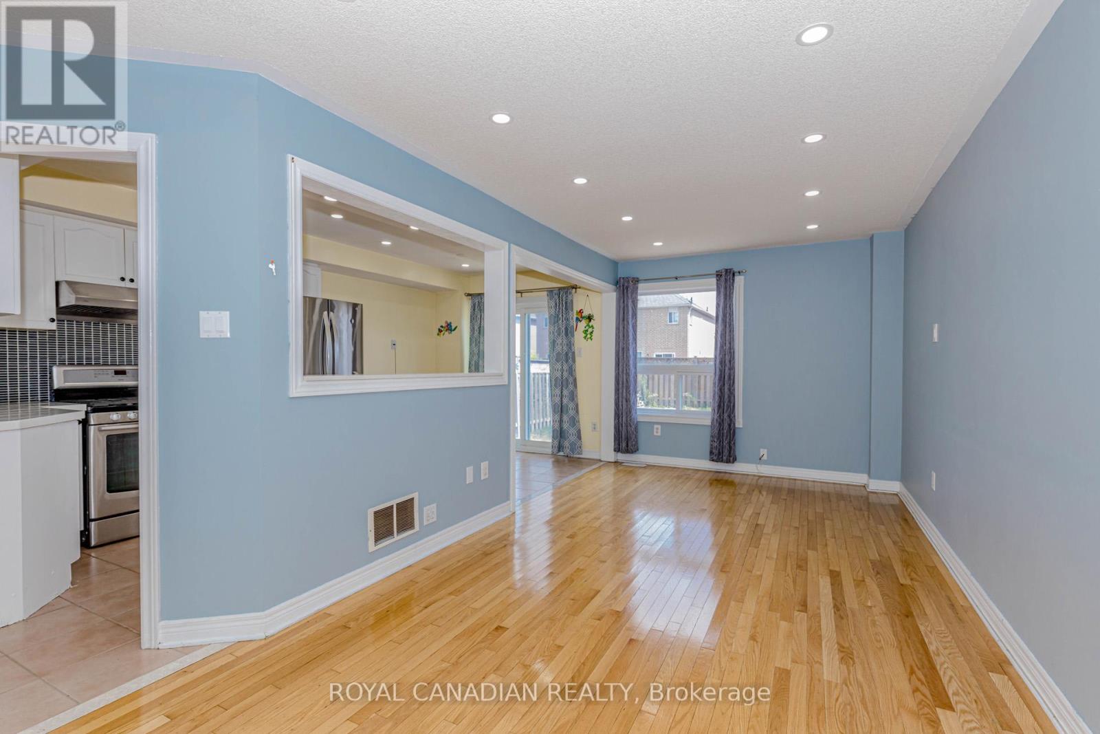Photo 30 of Upper 3886 Manatee Way, Mississauga ON
