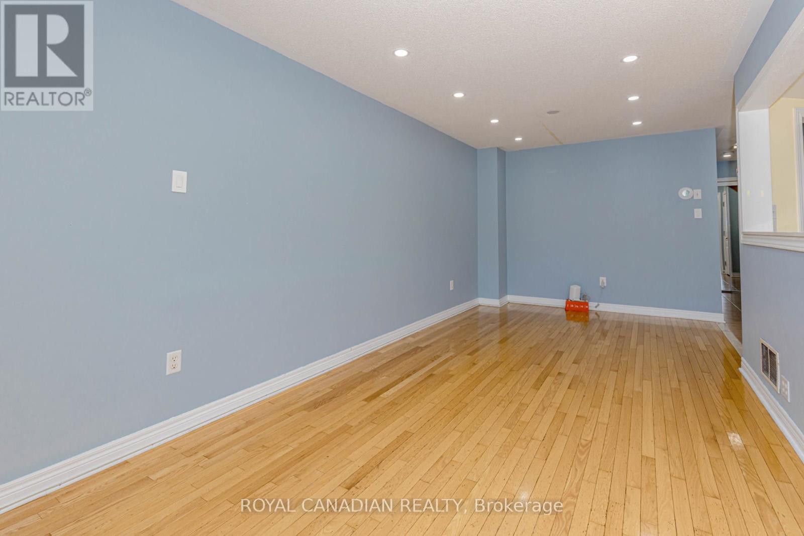 Photo 43 of Upper 3886 Manatee Way, Mississauga ON