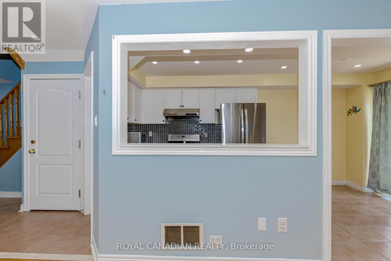 Photo 33 of Upper 3886 Manatee Way, Mississauga ON