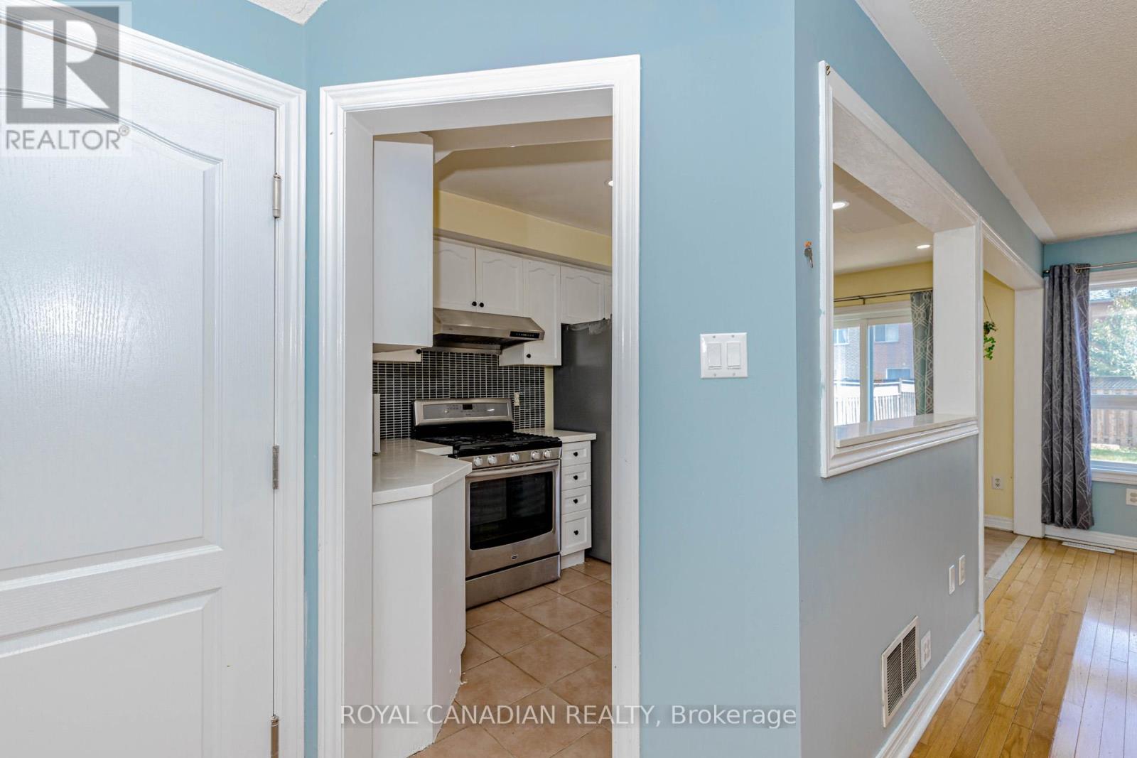 Photo 17 of Upper 3886 Manatee Way, Mississauga ON