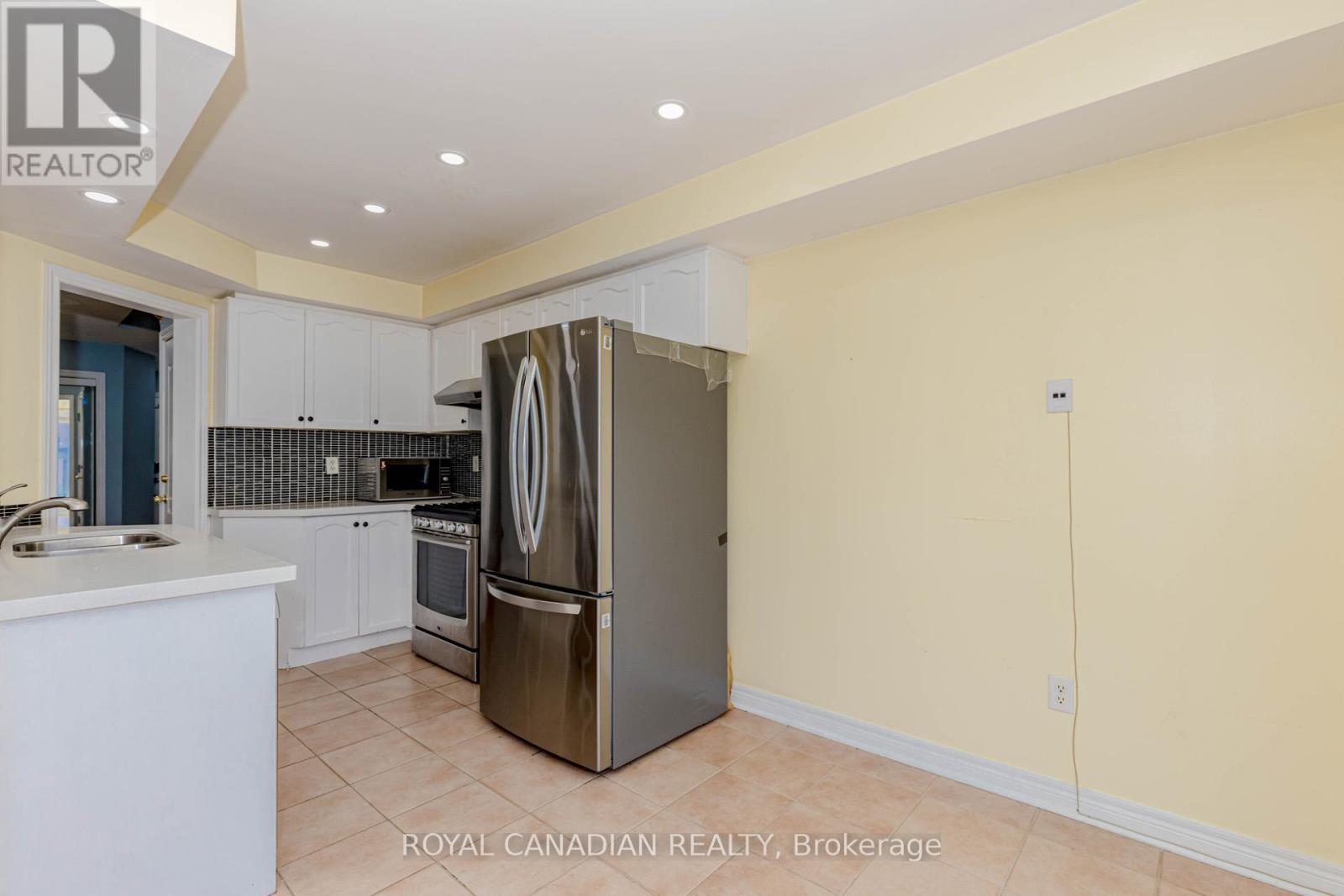 Photo 32 of Upper 3886 Manatee Way, Mississauga ON