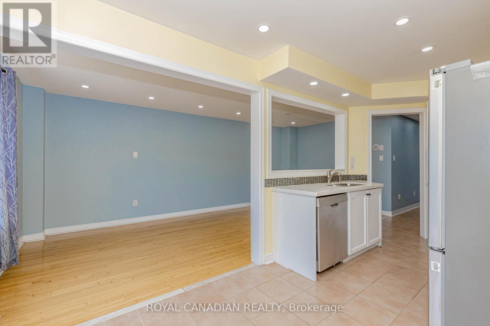 Photo 48 of Upper 3886 Manatee Way, Mississauga ON