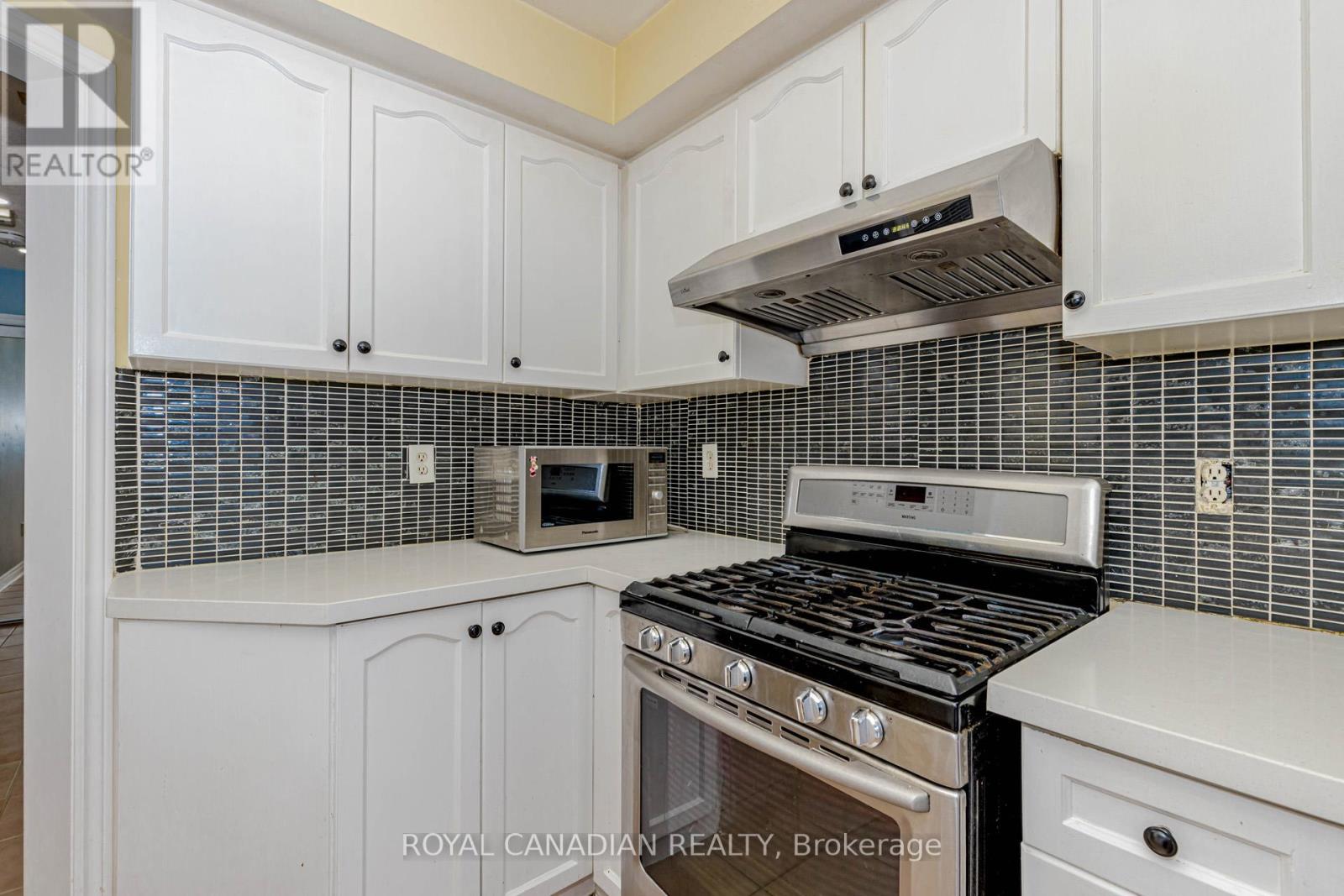 Photo 15 of Upper 3886 Manatee Way, Mississauga ON