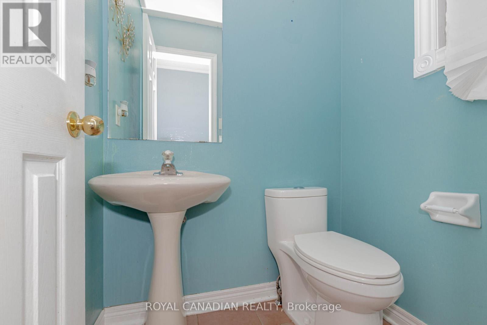 Photo 14 of Upper 3886 Manatee Way, Mississauga ON