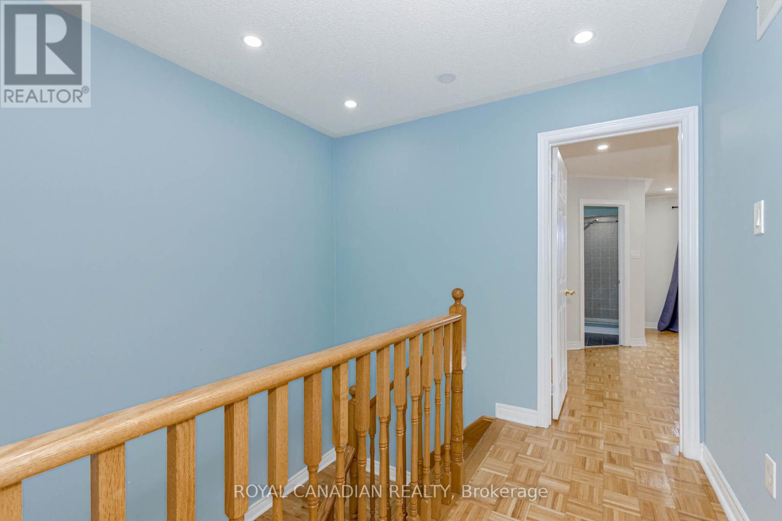 Photo 12 of Upper 3886 Manatee Way, Mississauga ON