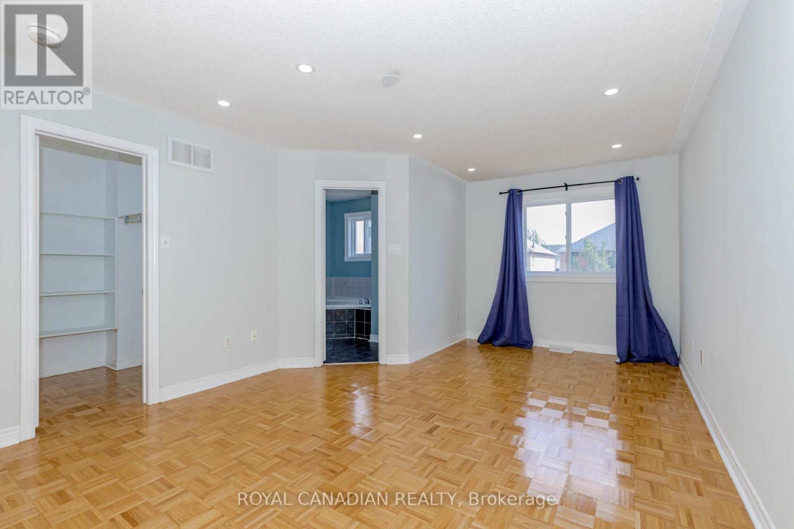 Photo 6 of Upper 3886 Manatee Way, Mississauga ON