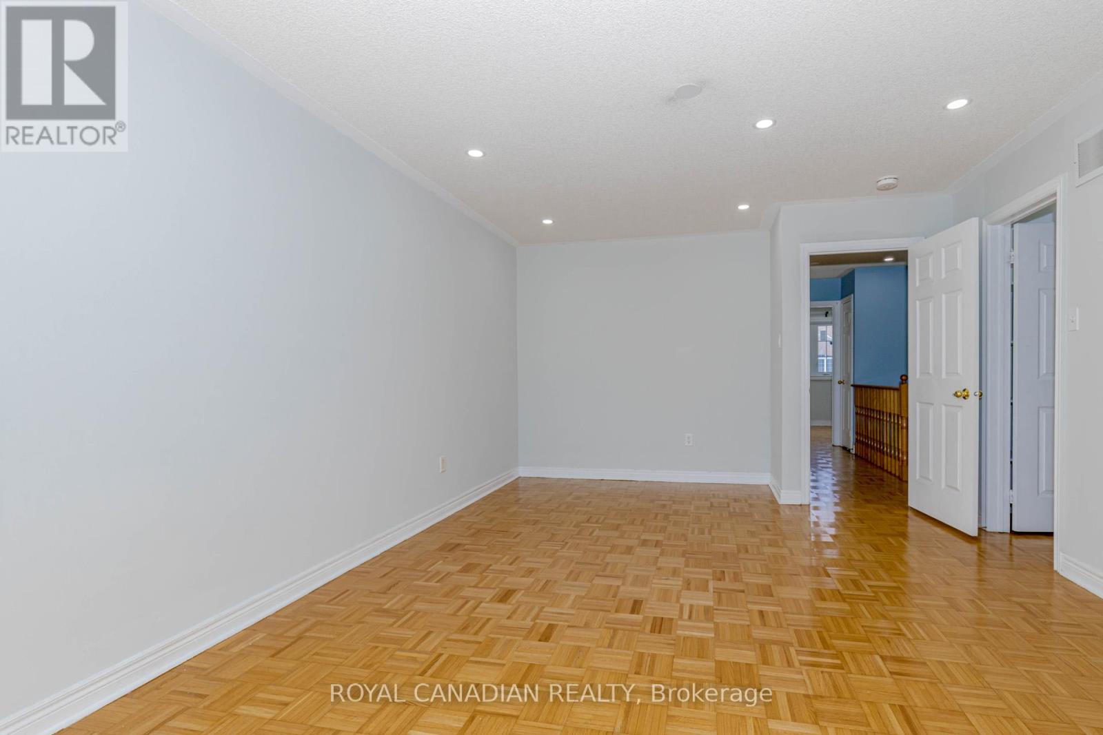 Photo 37 of Upper 3886 Manatee Way, Mississauga ON