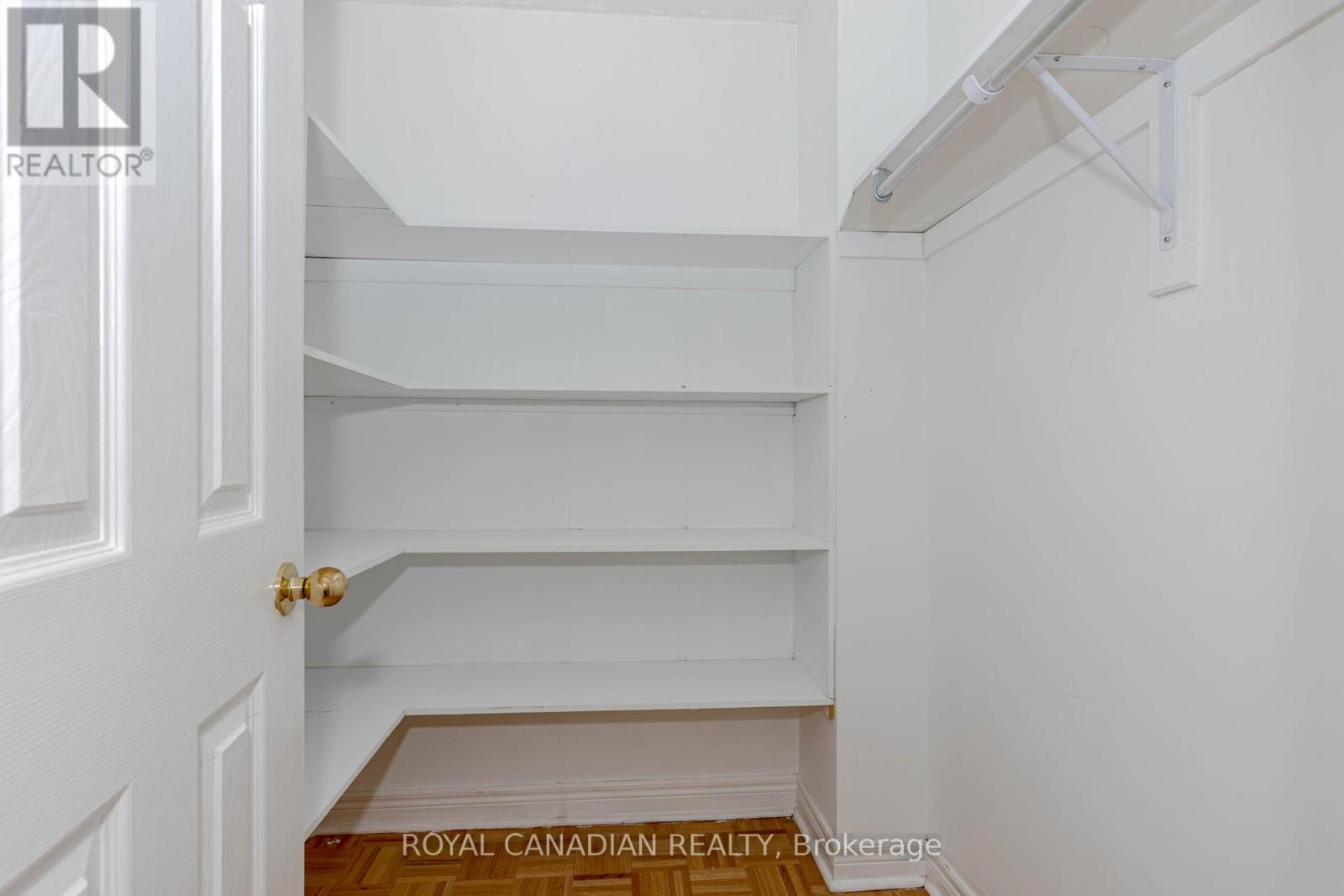Photo 1 of Upper 3886 Manatee Way, Mississauga ON