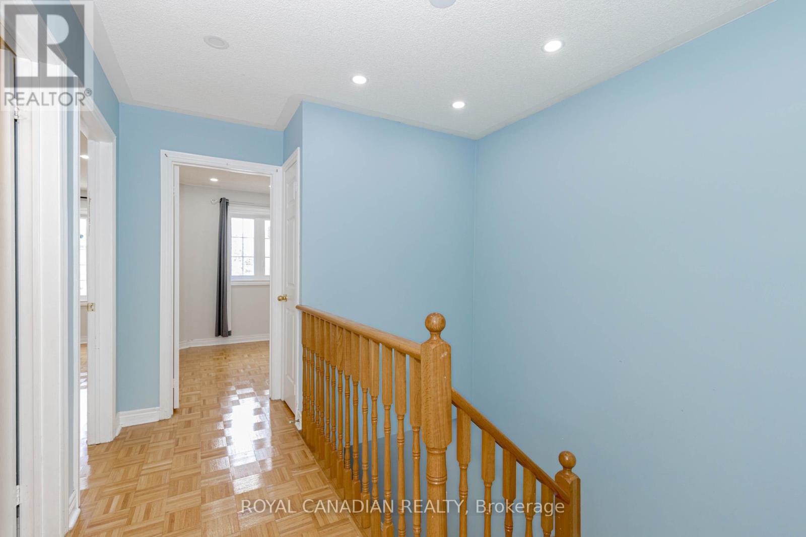Photo 23 of Upper 3886 Manatee Way, Mississauga ON
