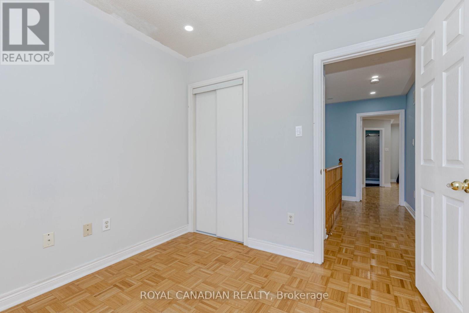 Photo 13 of Upper 3886 Manatee Way, Mississauga ON