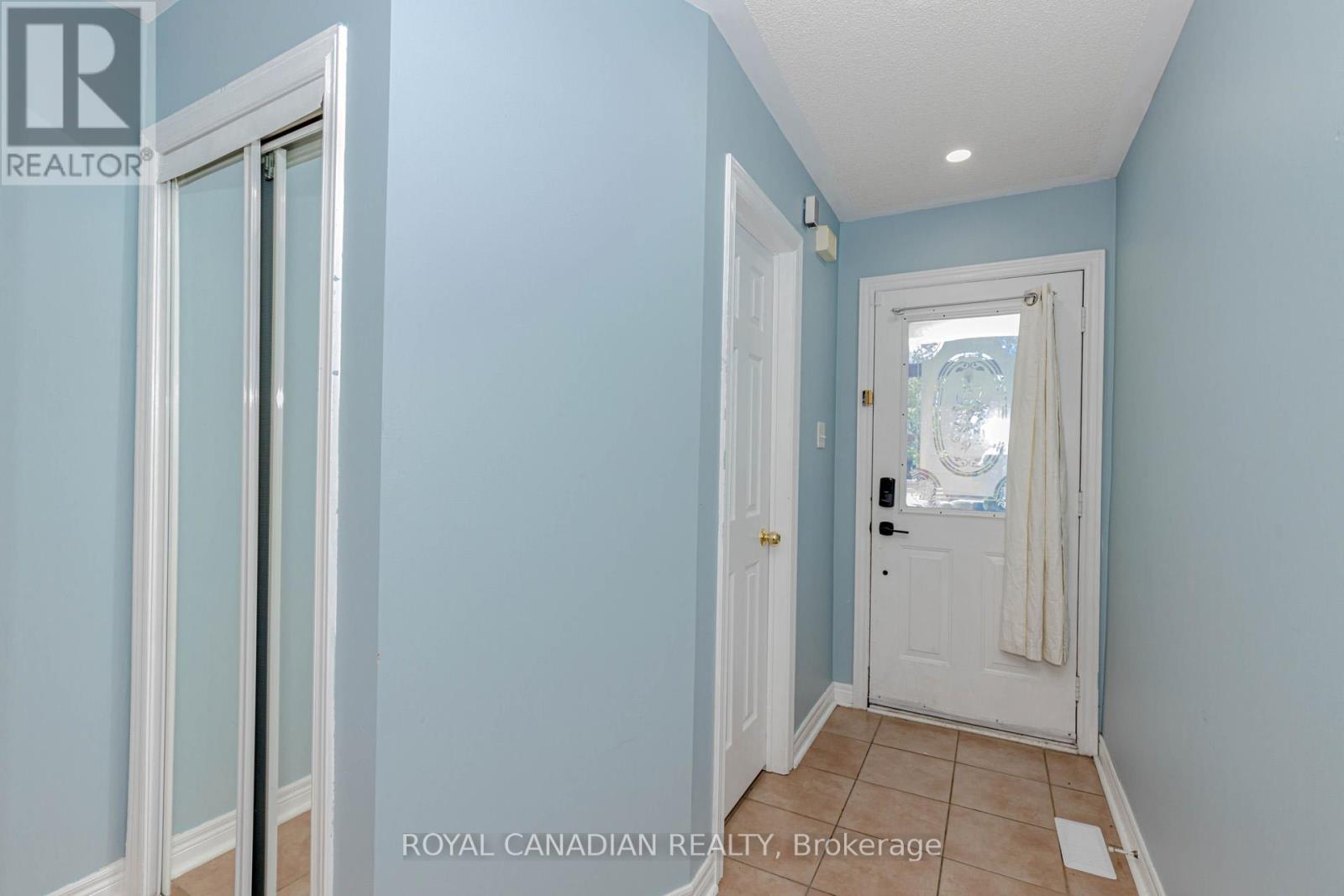 Photo 19 of Upper 3886 Manatee Way, Mississauga ON