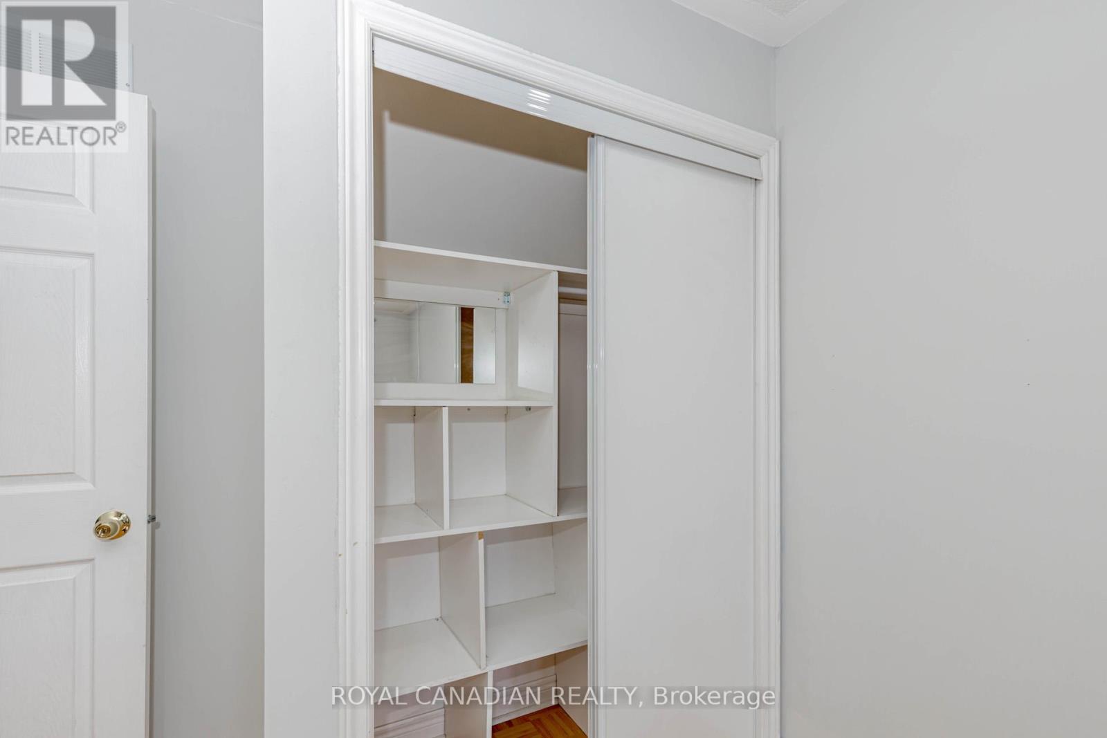 Photo 22 of Upper 3886 Manatee Way, Mississauga ON