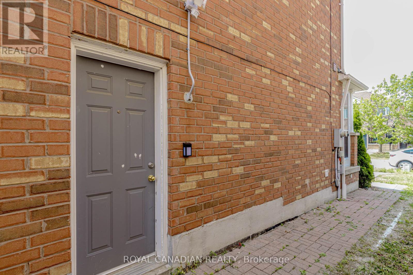 Photo 3 of Upper 3886 Manatee Way, Mississauga ON