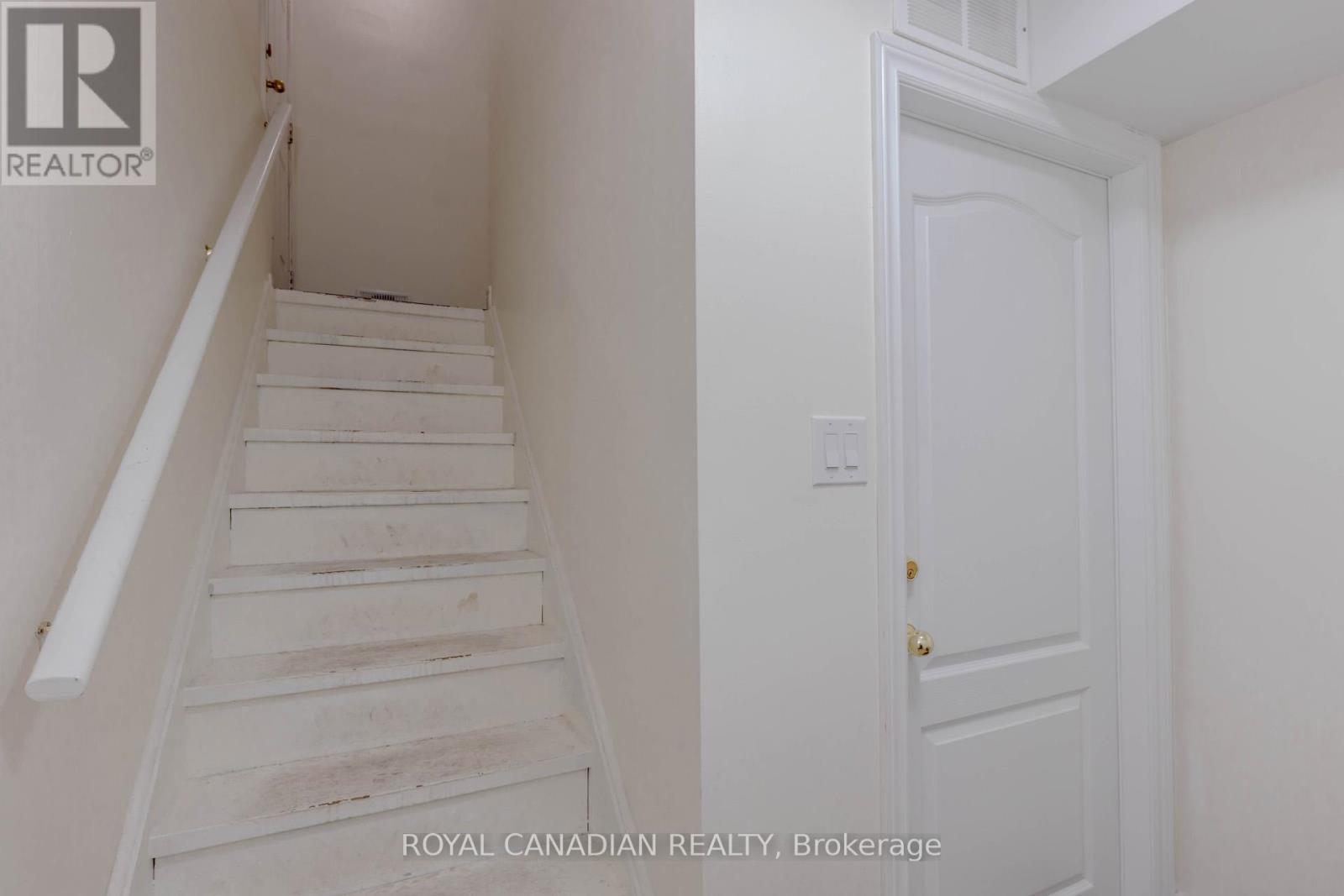 Photo 49 of Upper 3886 Manatee Way, Mississauga ON