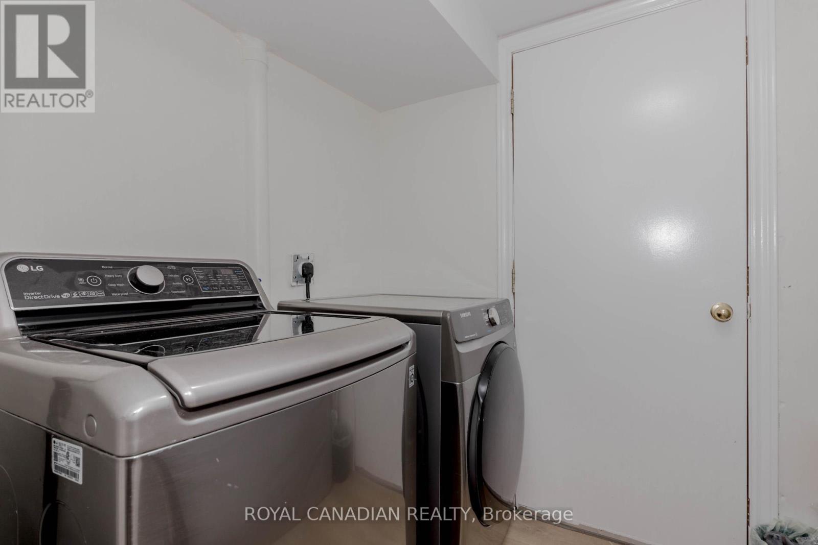 Photo 40 of Upper 3886 Manatee Way, Mississauga ON