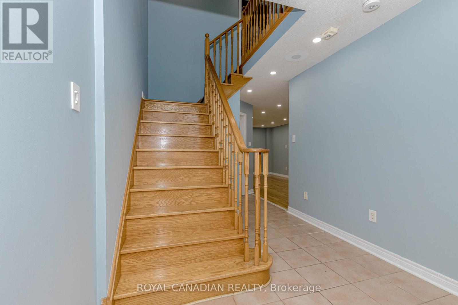 Photo 5 of Upper 3886 Manatee Way, Mississauga ON