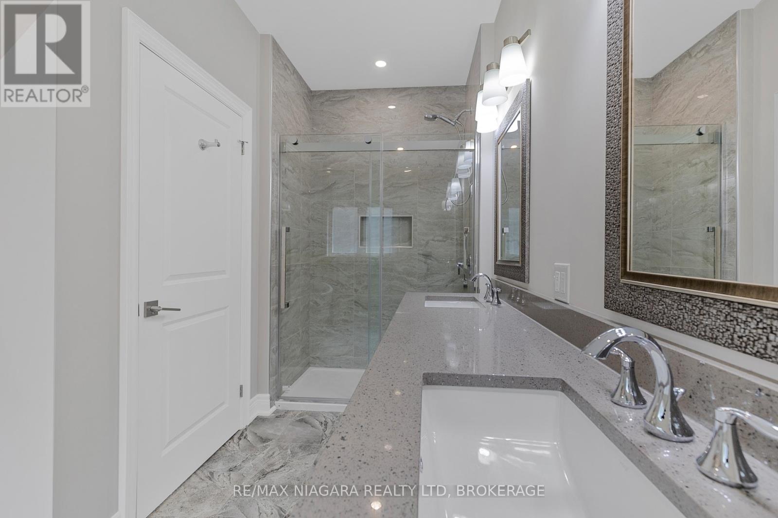 Photo 34 of 254 Lancaster Drive, Port Colborne ON