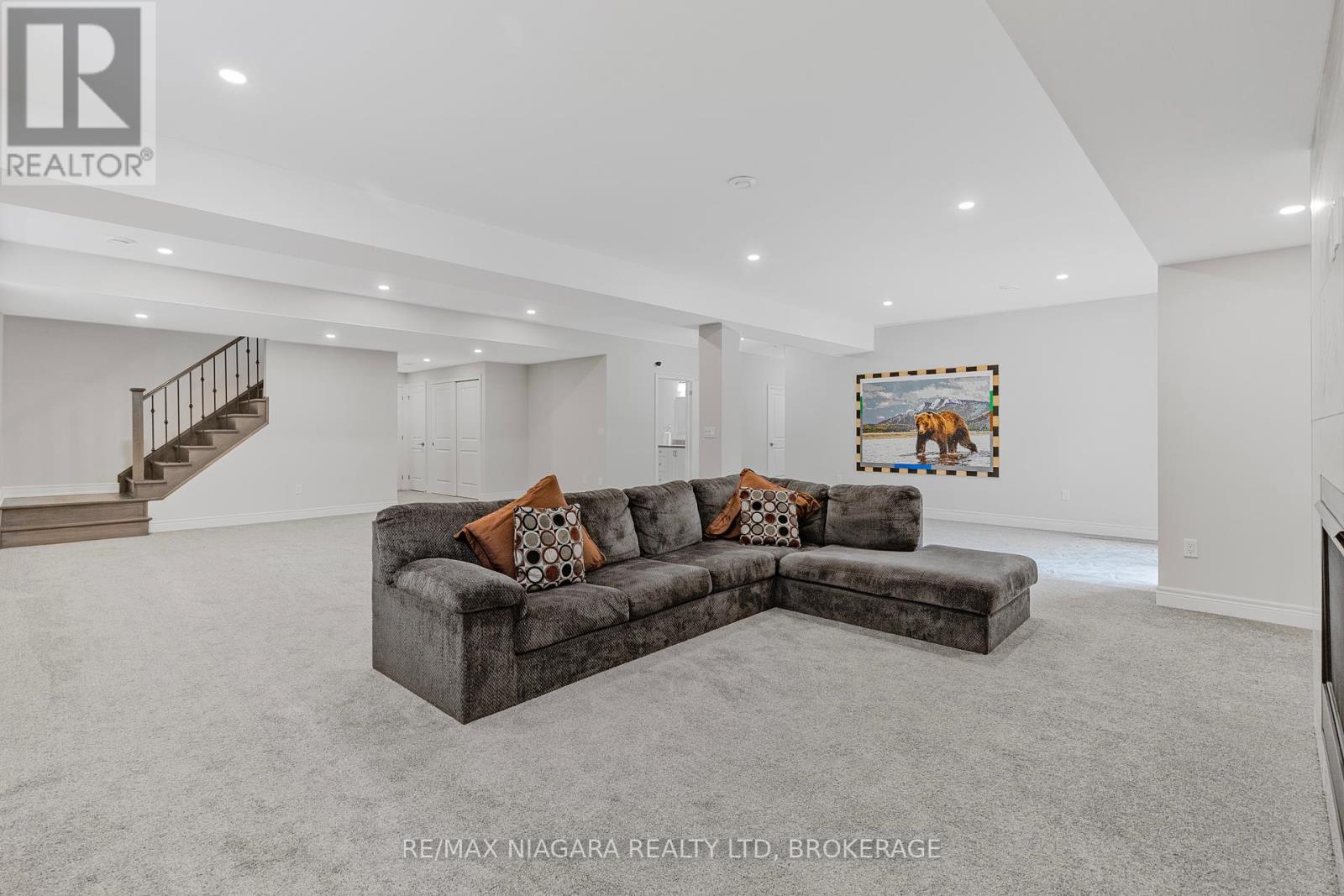 Photo 41 of 254 Lancaster Drive, Port Colborne ON