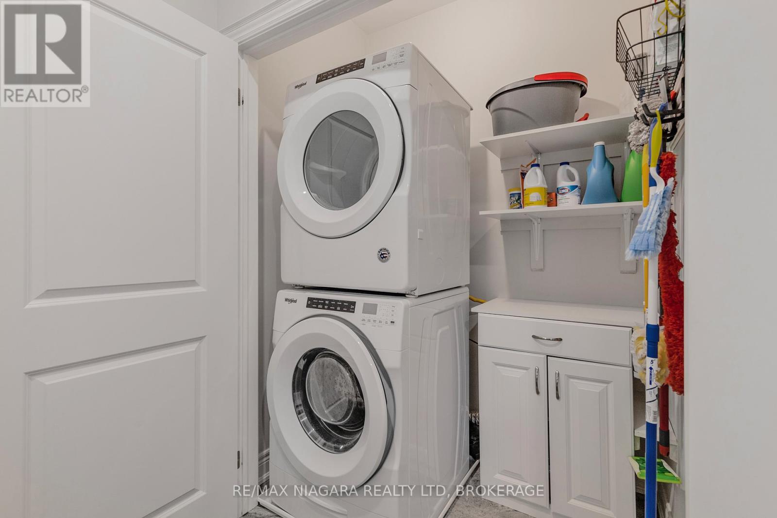 Photo 35 of 254 Lancaster Drive, Port Colborne ON