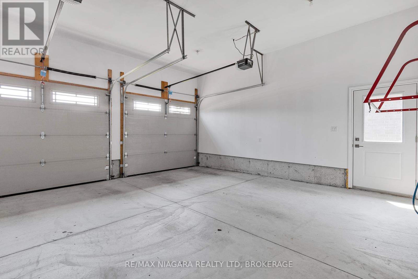 Photo 50 of 254 Lancaster Drive, Port Colborne ON