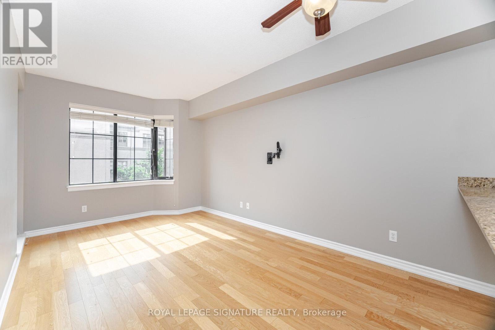 Photo 21 of 307 47 Caroline Street N, Hamilton ON