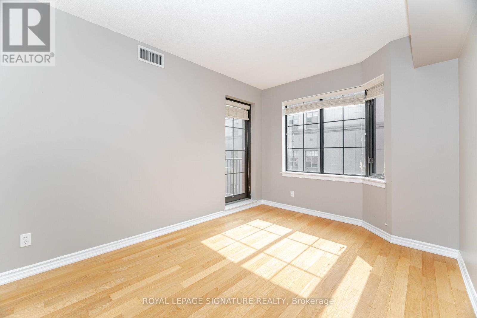 Photo 36 of 307 47 Caroline Street N, Hamilton ON