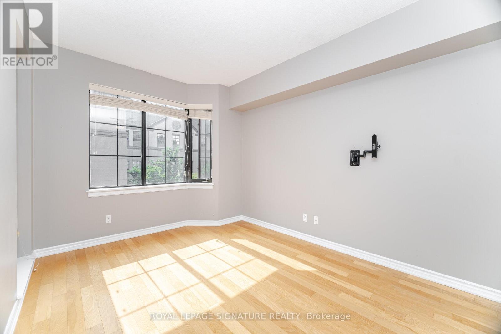 Photo 22 of 307 47 Caroline Street N, Hamilton ON